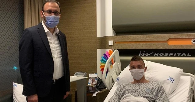 Bakan Kasapoğlu'ndan Muslera'ya ziyaret