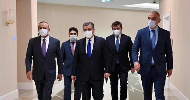 Bakan Koca, Çavuşoğlu ve Ersoy sağlık ve turizme yönelik artan talepleri değerlendirdi