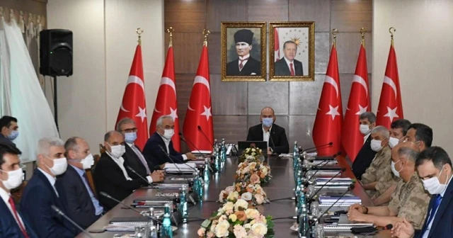 Bakan Soylu Diyarbakır'da güvenlik toplantısına katıldı