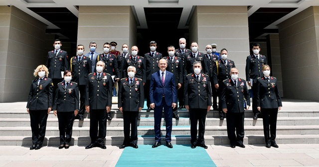 Bakan Soylu: Şehirden temizlenen terör örgütü mağaralara da hapsolmuş durumdadır