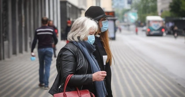 Balkanlar'da yeniden artan Kovid-19 vakaları ile bazı önlemler de geri döndü