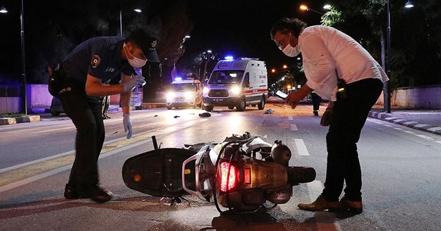 Bariyerlere çarpan motosikletin sürücüsü öldü