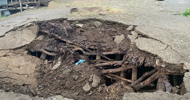 Bingöl'deki depremde iki köyde evler yıkıldı: 9 yaralı