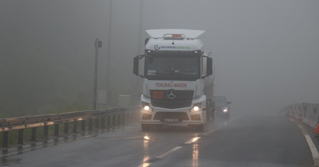 Bolu Dağı’nda yoğun sis ve yağmur etkili oluyor