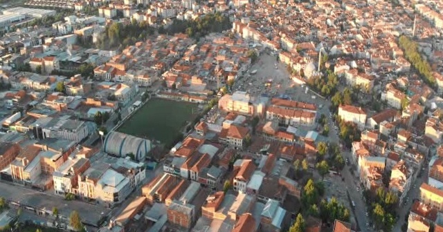 Bu ilçedeki nüfus tabelası görenleri şaşırtıyor