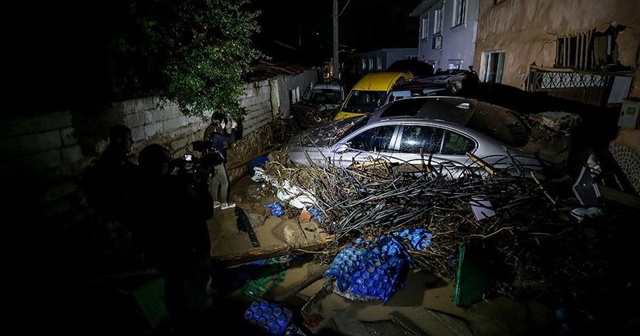 Bursa'da 2 kişi sel nedeniyle hayatını kaybetti