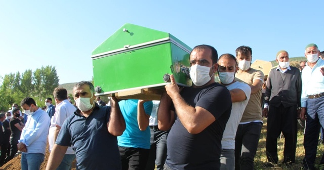 Bursa’da selde hayatını kaybeden Bilen ailesi göz yaşları ile uğurlandı