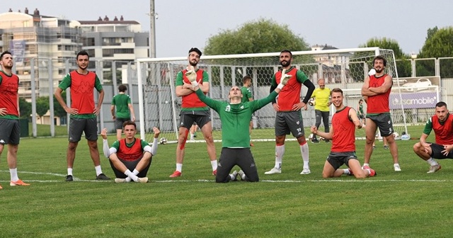 Bursaspor günü çift idmanla tamamladı