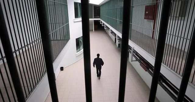 Cezaevlerinde 'kapalı görüş' başladı