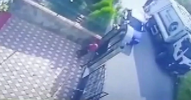Çöp kamyonu anne kızı böyle ezdi