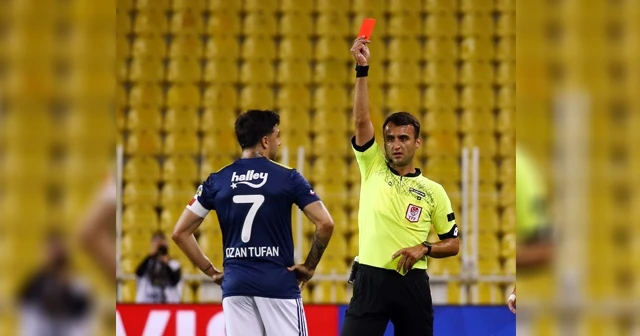 Emre'den hakeme tepki