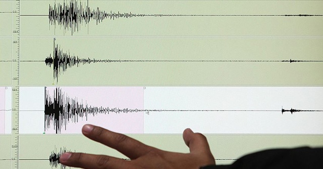 Endonezya&#039;da 6 büyüklüğünde deprem