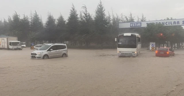 Eskişehir’i sel bastı