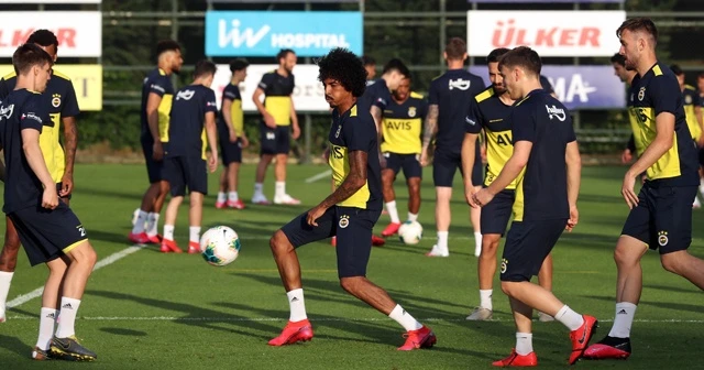 Fenerbahçe kampa girdi