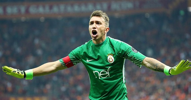 Galatasaray&#039;da Muslera sakatlandı