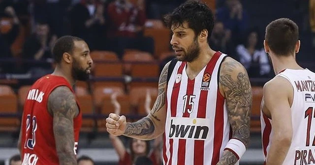 Georgios Printezis bir yıl daha Olympiakos'da