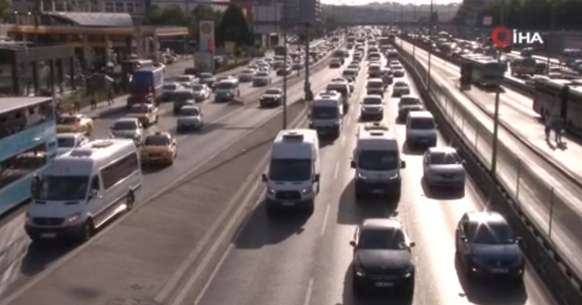 Haftanın ilk iş gününde trafik yoğunluğu arttı