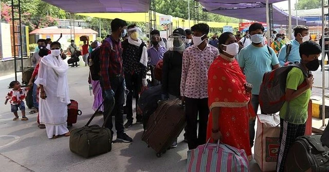 Hindistan'da günlük corona virüs vaka sayısı 10 bine yaklaştı