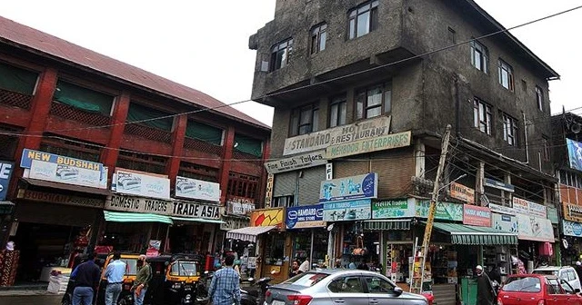 Hindistan'da son 24 saatte koronavirüs nedeniyle 311 kişi hayatını kaybetti