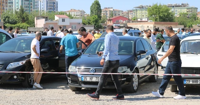 İkinci el oto pazarı 'korona pazarı' oldu