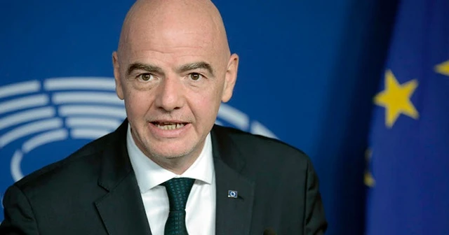 Infantino: "Taraftarları statlara geri getirmek için sabırlı olmalıyız"