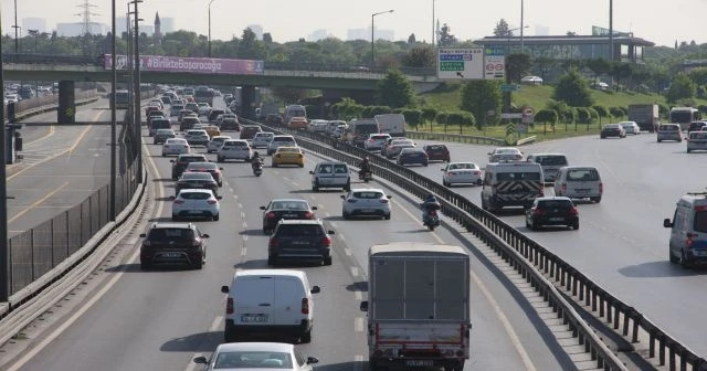 İstanbul’da yaya ve araç trafiği hareketliliği