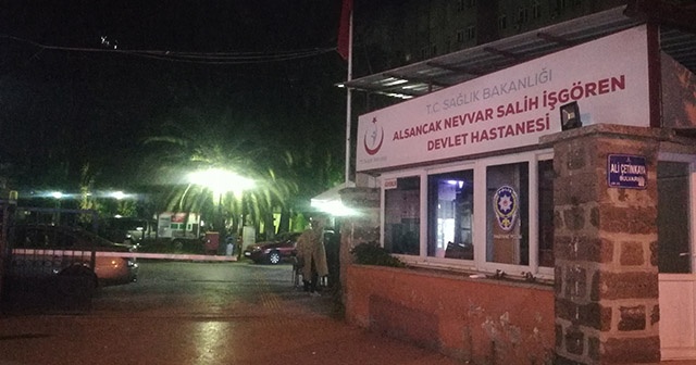 İzmir’de bıçaklı kavga: 1’i ağır 2 yaralı