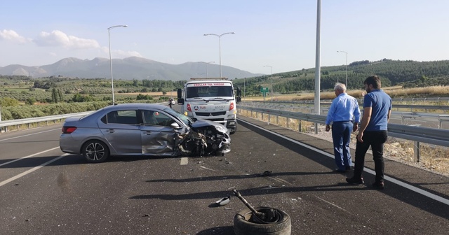 İzmir-İstanbul Otoyolu&#039;nda kaza: 2 yaralı