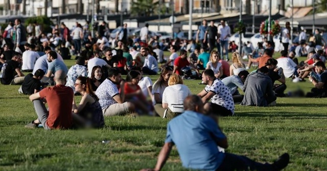 İzmir Kordonboyu&#039;nda hafta sonu yoğunluğu