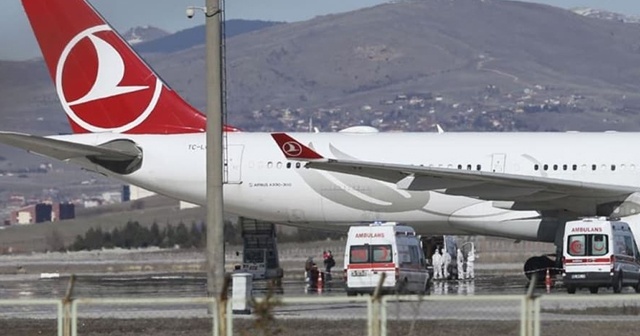 Kanada&#039;daki 301 Türk vatandaşı özel uçakla yurda getirildi