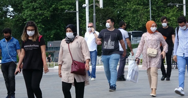 Kısıtlama sonrası Taksim’de manzara aynı