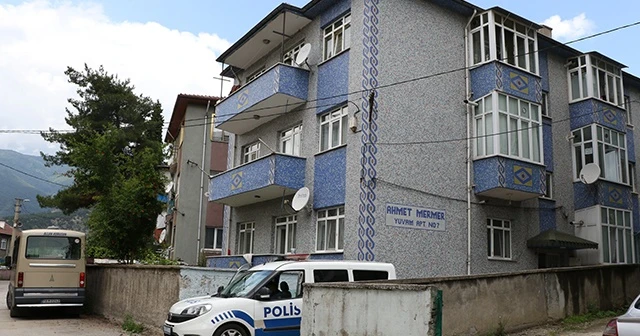 Korona virüs görülen apartman karantinaya alındı