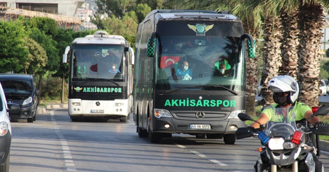 Koronavirüs şoku yaşayan Akhisarspor İzmir&#039;e geldi