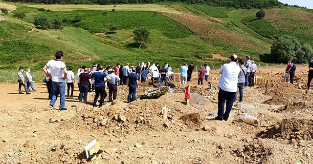 Koronavirüsten ölen genç mühendis toprağa verildi