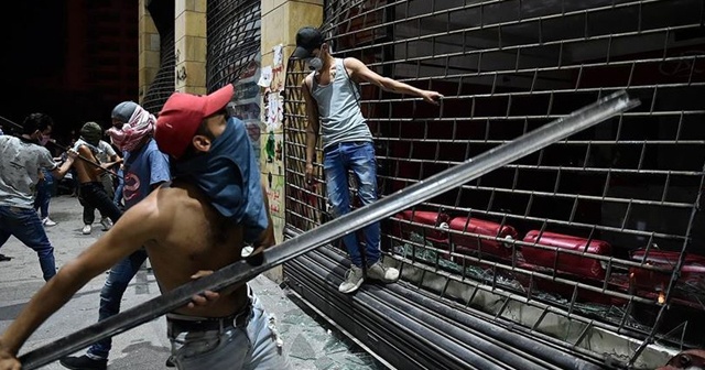 Lübnan&#039;da ekonomik kriz protestoları sürüyor