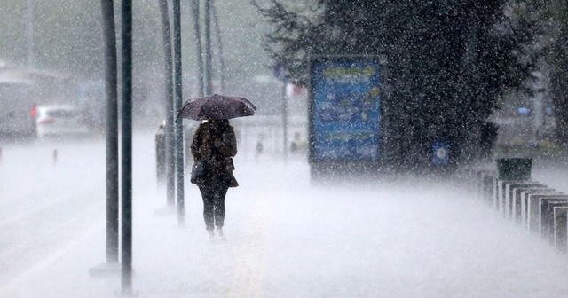 Meteoroloji Ankara için saat verdi! Sağanak yağış geliyor