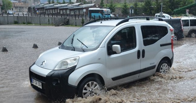 Meteorolojiden gök gürültülü sağanak uyarısı