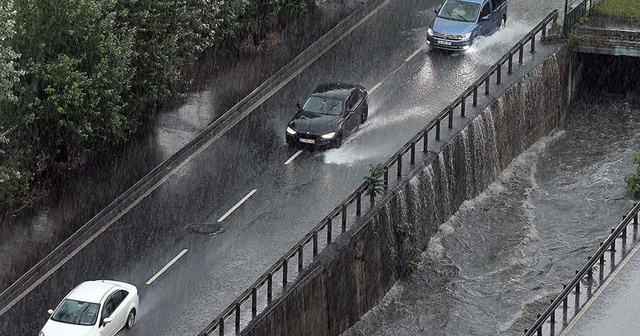 Meteorolojiden &#039;kuvvetli yağış&#039; uyarısı