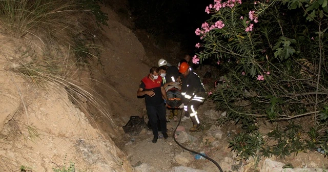 Motosiklet dereye uçtu: 2 Yaralı