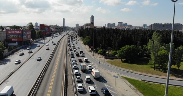 Normalleşme sürecinin ilk mesai bitiminde İstanbul&#039;da yoğun trafik