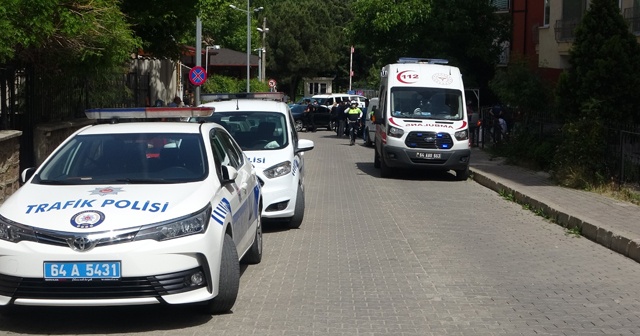 Polis memuru otomobilinde ölü bulundu