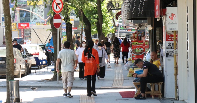 Sakarya’da kısıtlama gününde sokaklarda kısmen yoğunluk yaşandı