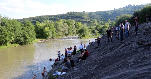 Serinlemek için dereye giren çocuğun cansız bedeni 5 saat sonra bulundu