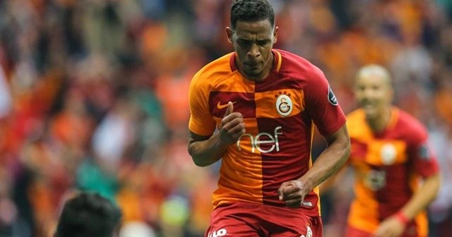 Sevilla'dan Fernando için 'Derbilerin aslanı' paylaşımı
