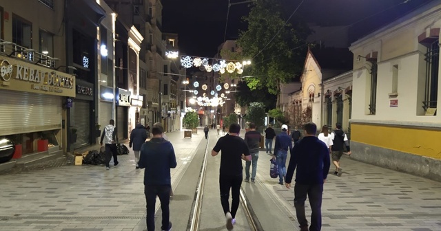 Sokağa çıkma kısıtlaması sona erdi, İstiklal Caddesi havadan görüntülendi