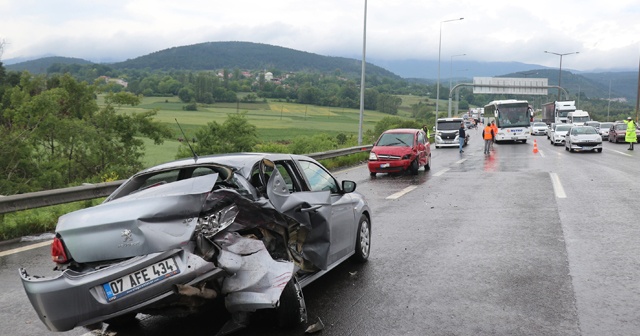 TEM’de zincirleme trafik kazası: 4 yaralı