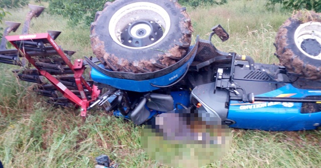 Tokat&#039;ta devrilen traktörün altında kalan sürücü hayatını kaybetti
