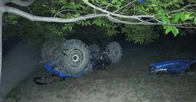 Traktör şarampole uçtu, muhtar ve ailesi ölümden döndü