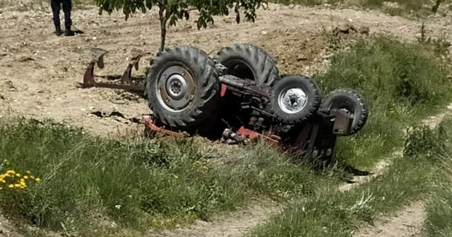 Traktörün altında kalarak hayatını kaybetti