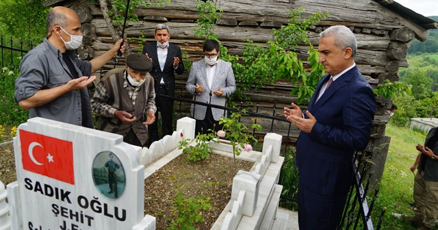 Vali Çakır ile şehit babasını duygulandıran tesadüf